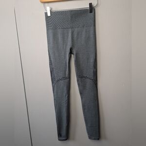 NWT SMARTWOOL Legging 52% Merino Wool size XS Women Gray color